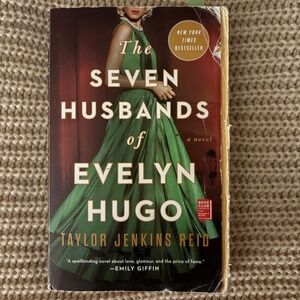 The Seven Husbands of Evelyn Hugo by Taylor Jenkins Reid (paperback)